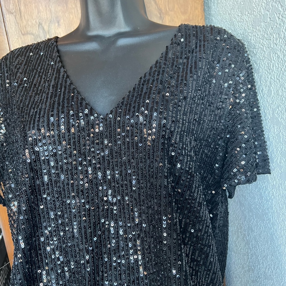*Sold NWT Loft (Ann Taylor) Black Sequin V-Neck Top Flutter Sleeve M MSRP $64.50 - Picture 5 of 9